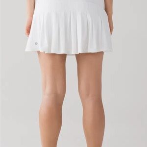 lululemon athletica White Pleated Women's Skirt NWOT size 4